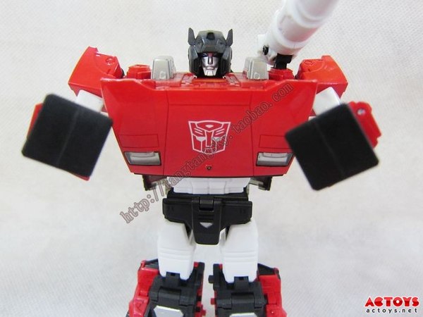 More Transformers Masterpiece MP 12 Lambor  Sideswipe In Hand Images  (21 of 24)